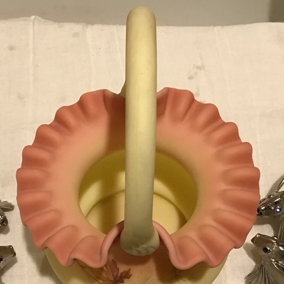 22 - Fenton Vintage RARE Burmese Vaseline Glass Basket - Picture 4 of 6